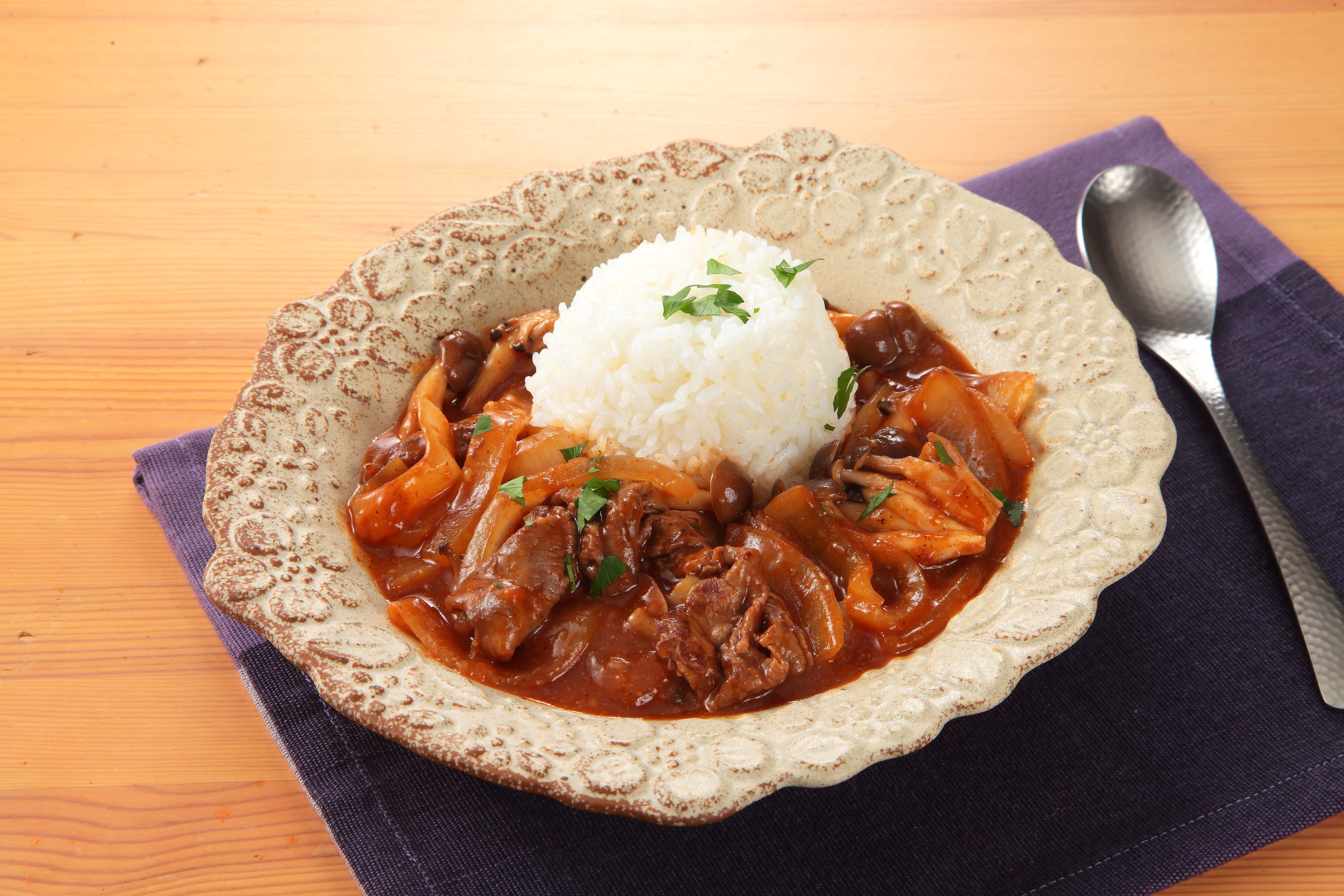 ルウ不要！ケチャップ&ソースの簡単ビーフシチュー