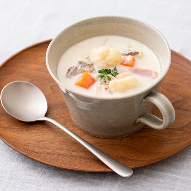 牛乳で作るホワイトミネストローネ