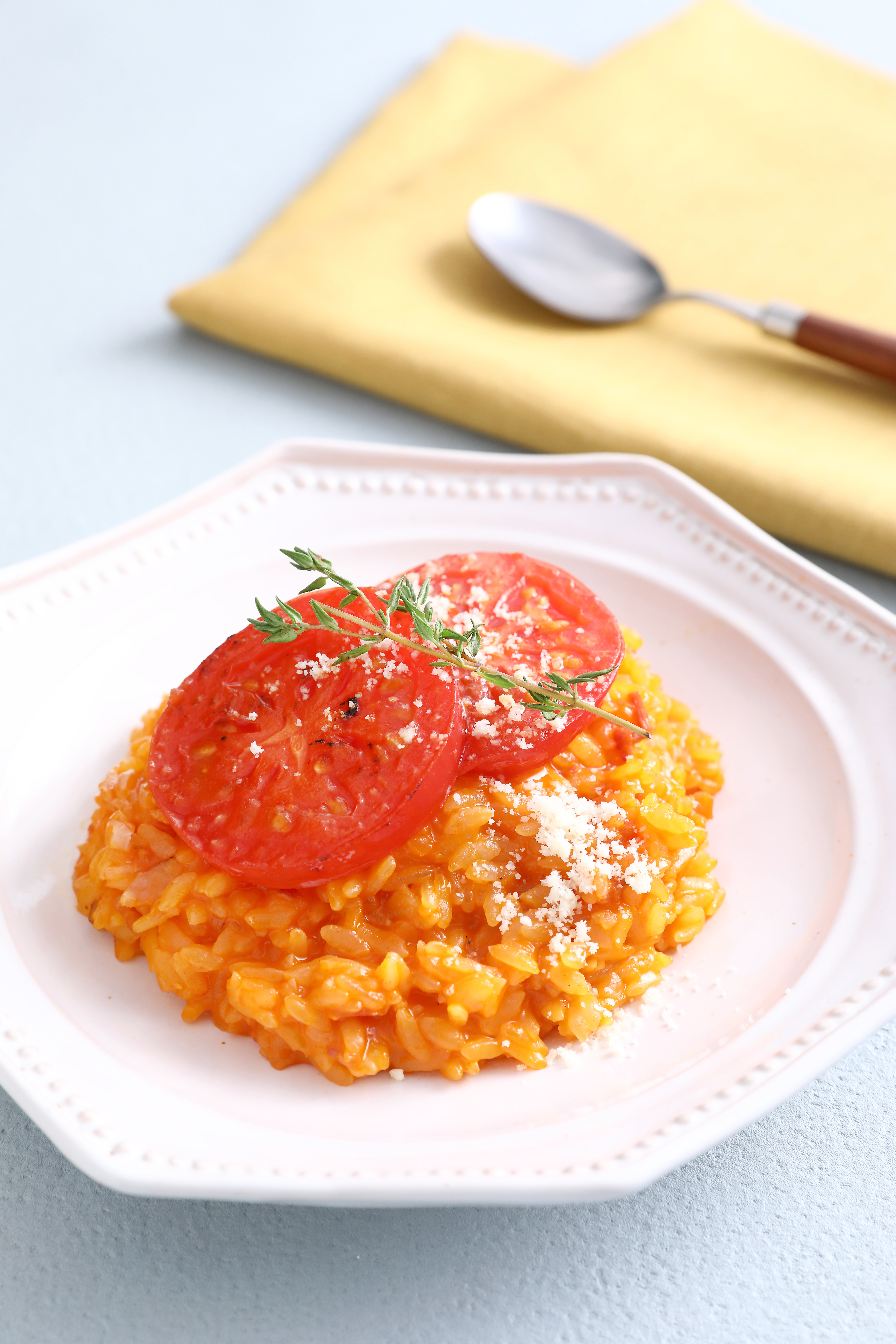 千の濃いにんじんジュースで作るリゾット～焼きトマト添え～