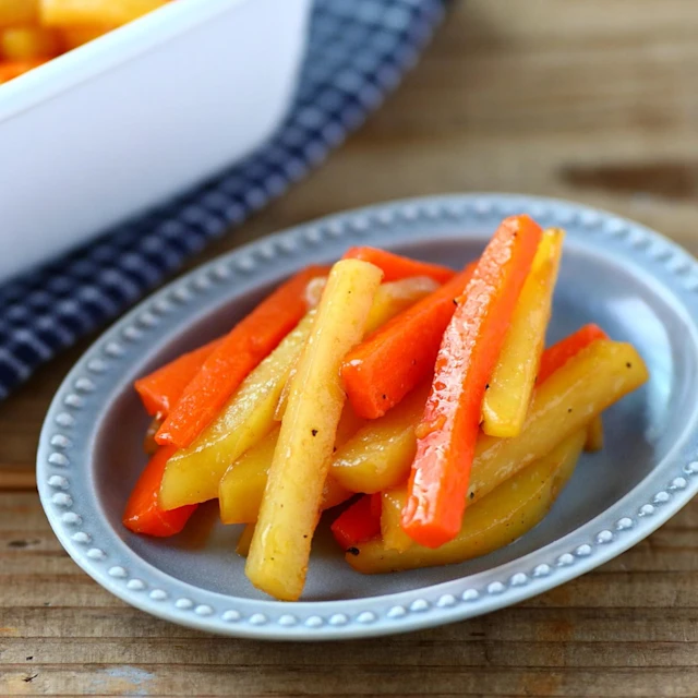 じゃがいもとにんじんのバタぽん炒め