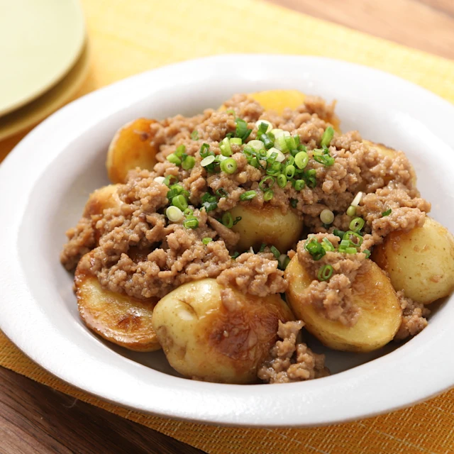 新じゃがの甘辛そぼろ煮