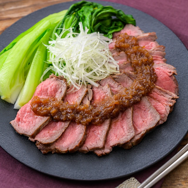 香味玉ねぎソースで食べる!ローストビーフ