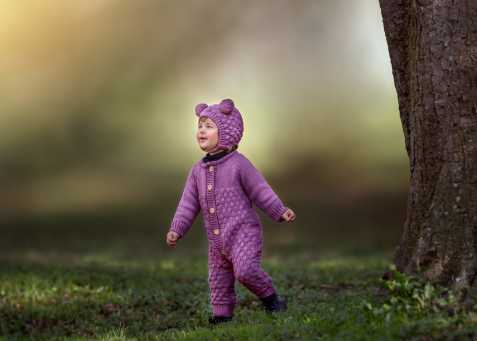 Photographe bébé en extérieur dans l'Aude