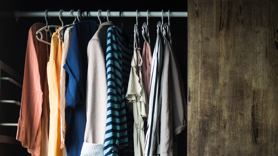 HOW TO STORE SUMMER CLOTHES TO PREVENT BACTERIA Furthermore