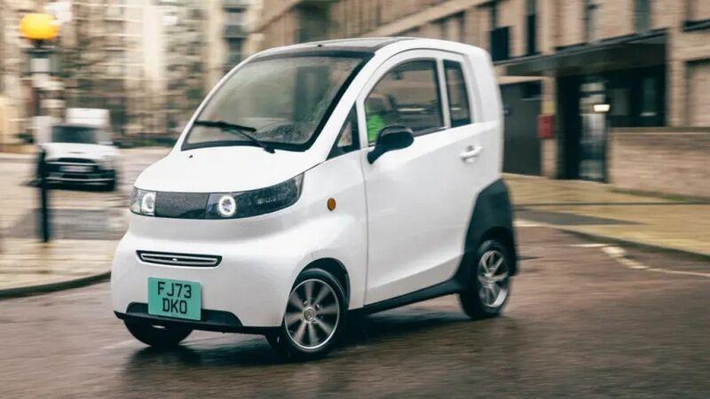 Smart's Tiny EV, Zoox Robotaxi, and a Dealer Scandal: Friday's Automotive Headlines