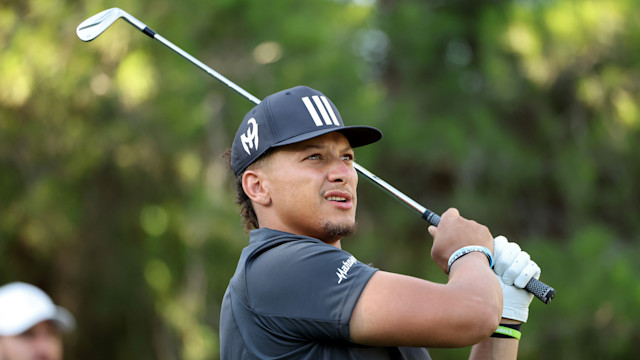 Follow Super Bowl Quarterbacks, Scheffler & Thomas: Focus On Your Footwork