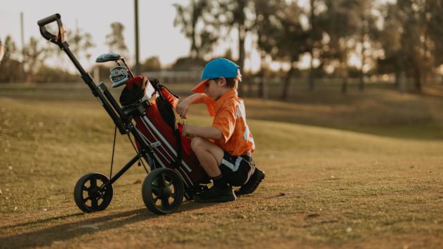 A PGA Jr. League player at Augusta Ranch Golf Club in Mesa, Arizona. (Photo by Dave Puente/PGA of America)