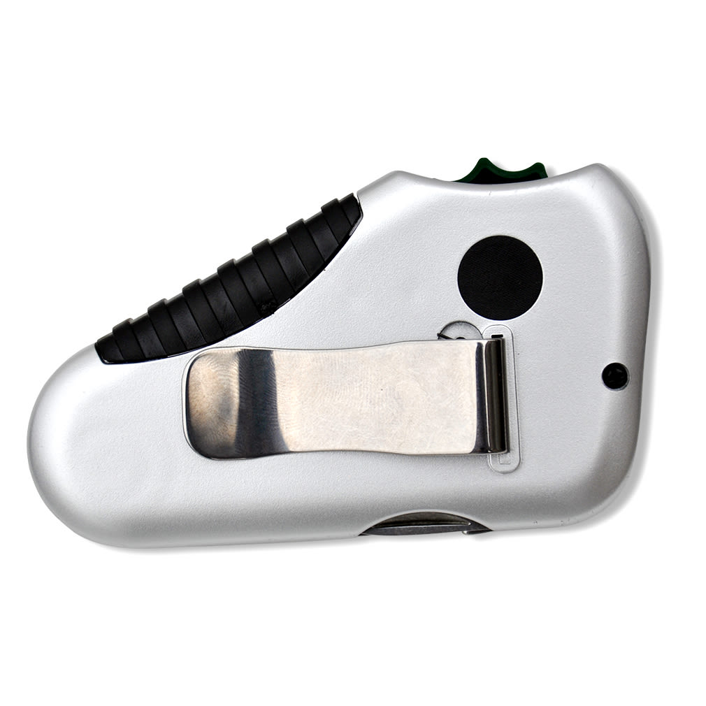 The sturdy rubberized grip and aluminum clip make it easy for the tool to be secured on a golfer's pocket