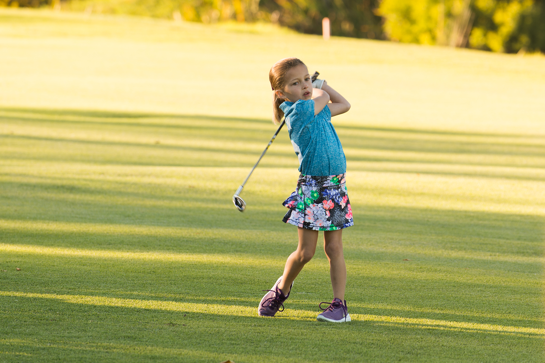 Lady Play Golf, Golf And Wine - Easily Distracted, By Golf And Wine -  FridayStuff