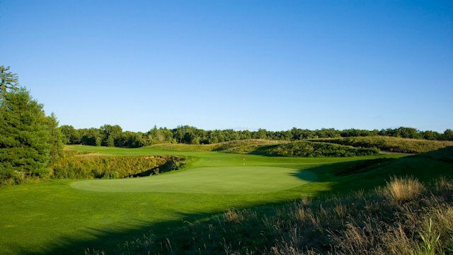 The finishing hole at Michigan's Diamond Springs. (Larry Lambrecht/DeVries Designs, Inc.)