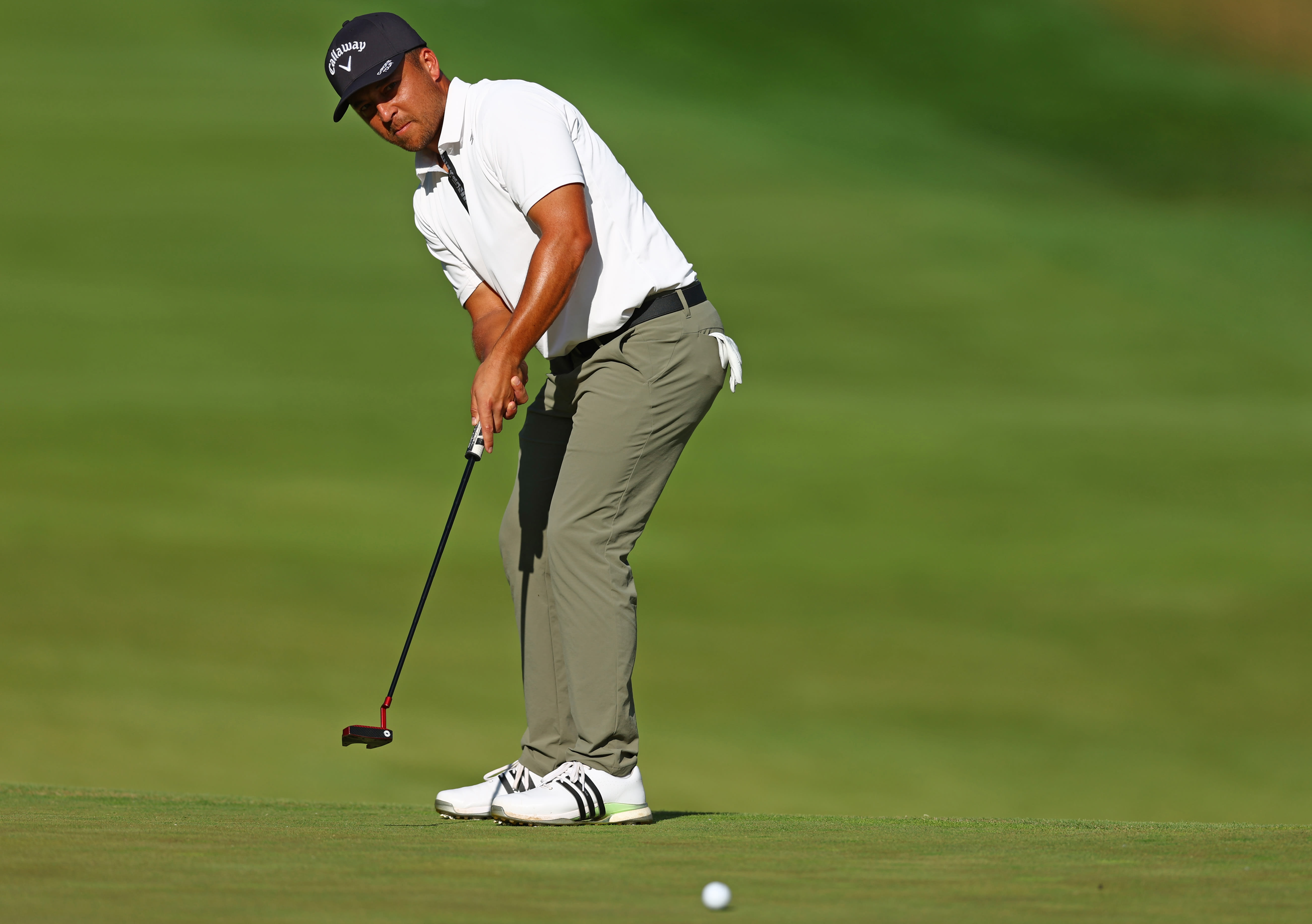 PGA Champion Xander Schauffele employs the cross-handed grip.