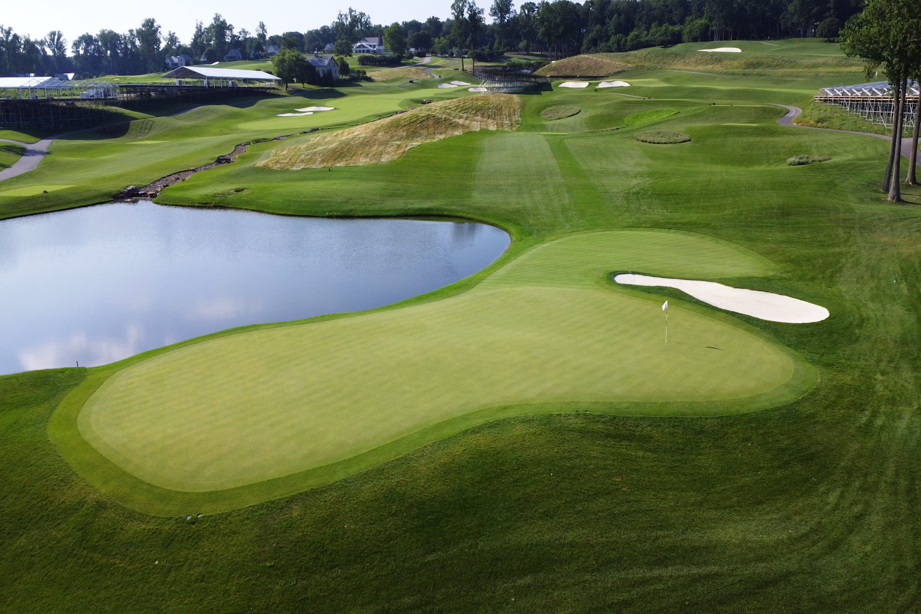 The tricky penultimate hole at Caves Valley. (Photo courtesy of Western Golf Association)