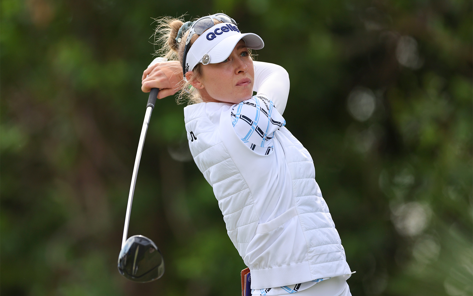  Nelly Korda of the United States plays her shot from the 11th tee during the second round of the CME Group Tour Championship at Tiburon Golf Club on November 18, 2022 in Naples, Florida. (Photo by Michael Reaves/Getty Images)