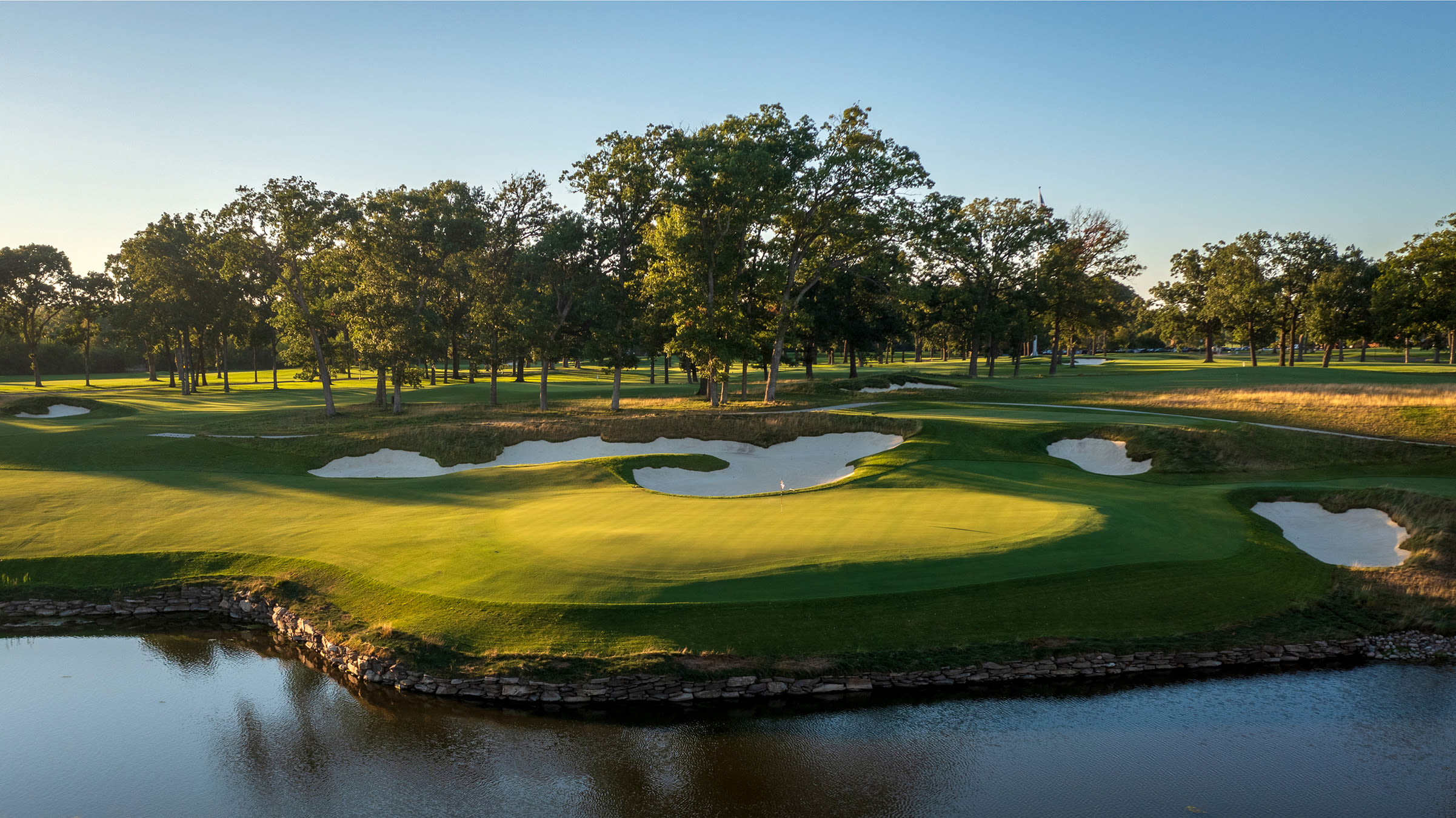 The tricky, new 16th green. (Medinah Country Club/Nick Novelli 2024)