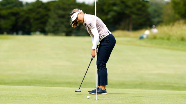 Brooke Henderson Goes Low with Left Hand