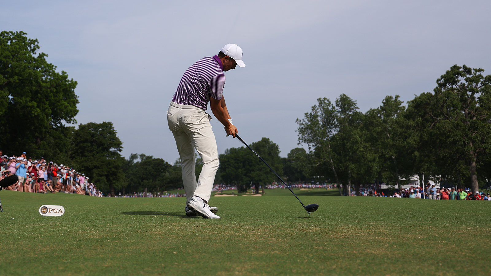 Jordan Spieth hits his tee shot during the first round of the 2022 PGA Championship held at Southern Hills Country Club on May 19, 2022 in Tulsa, Oklahoma. (Photo by Maddie Meyer/PGA of America)