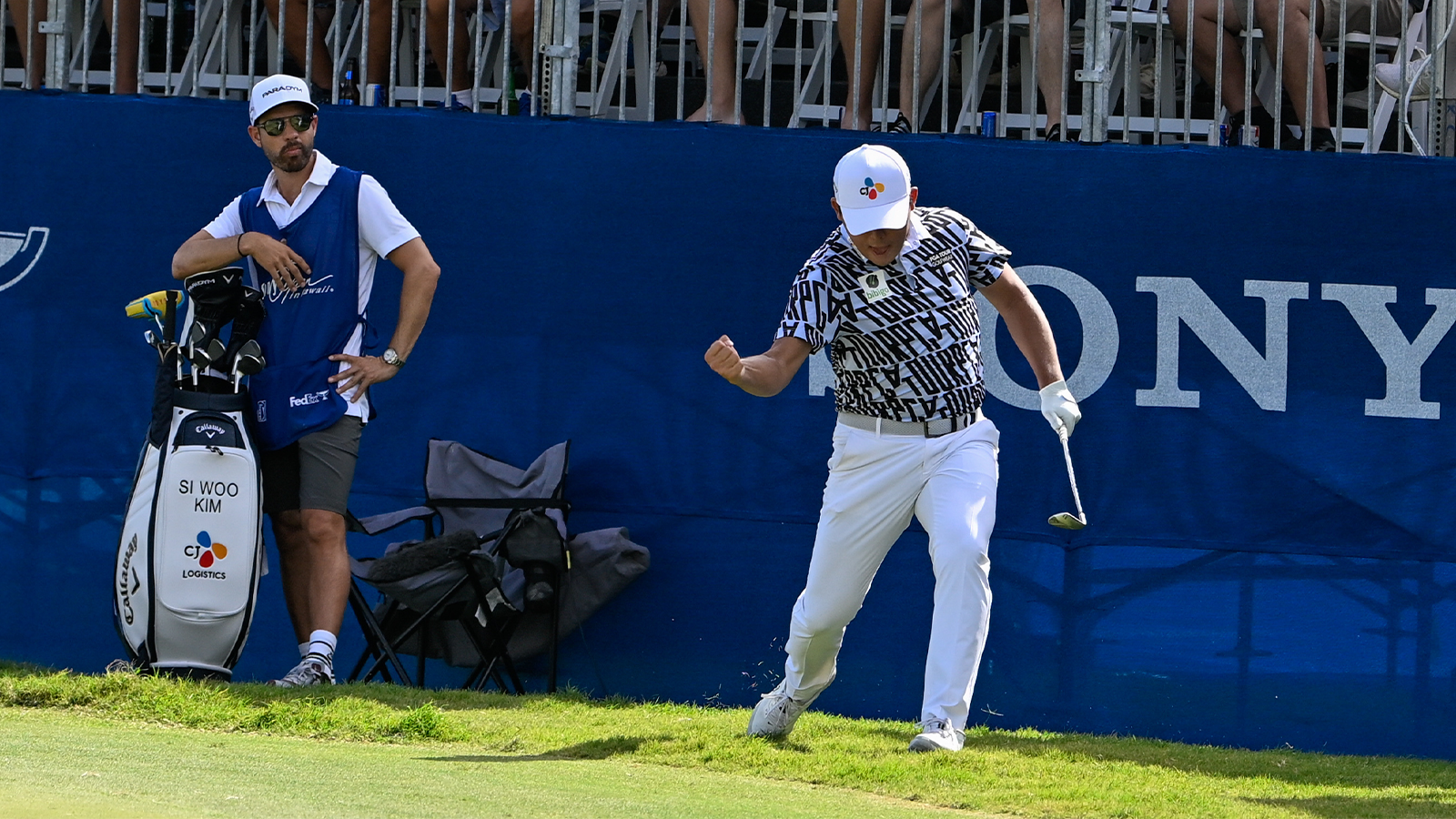 Si Woo Kim reacts to chipping in for birdie from the off the green on the par three 17 during Rd 4 of the Sony Open at Waialae Country Club on January 15, 2023 in Honolulu, Hawaii. (Photo by Ken Murray/Icon Sportswire via Getty Images)