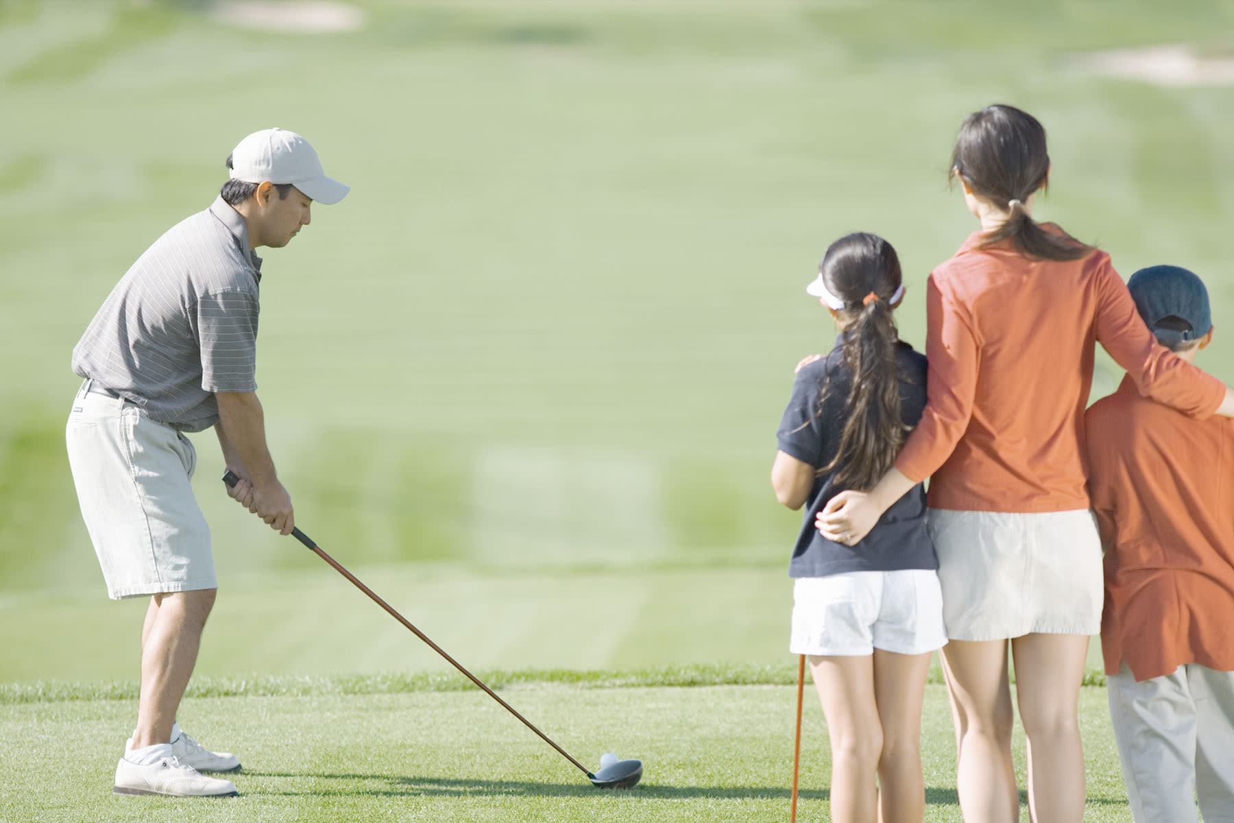 Families that play golf together have fun together