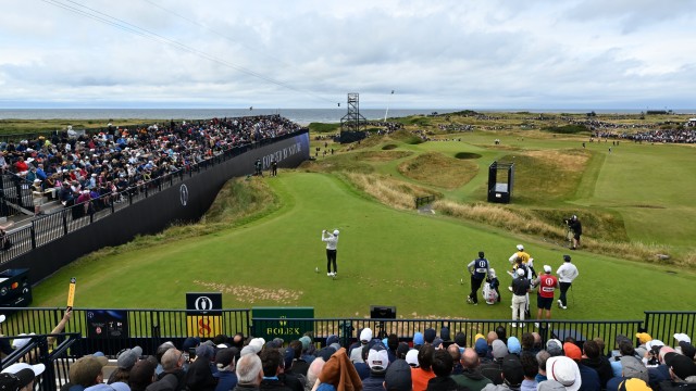 How to Play the Postage Stamp at Royal Troon