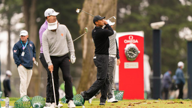 Breaking Down Tiger Woods' Pre-Shot Routine