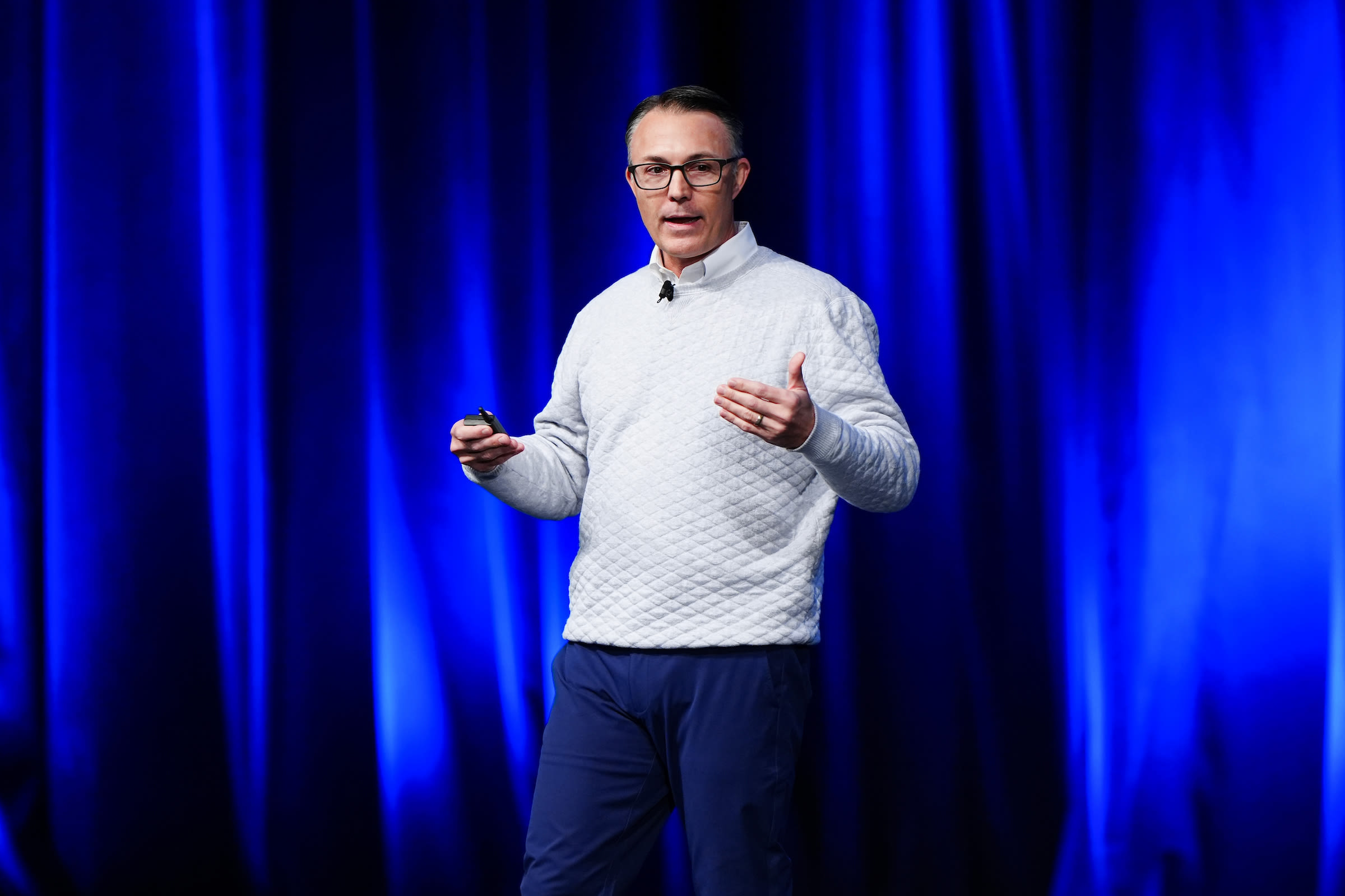 Andy Matthews explained the importance of breathing during a round.