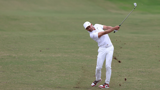 Flight Your Wedges Like Camilo Villegas