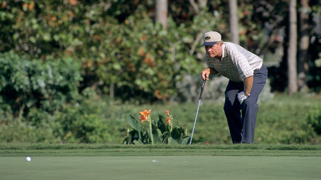 Jack Nicklaus reading his putt during the 59th Senior PGA Championship held at the PGA National Golf Club in Palm Beach Gardens, Florida. April 16-19, 1998. (photograph by The PGA of America).