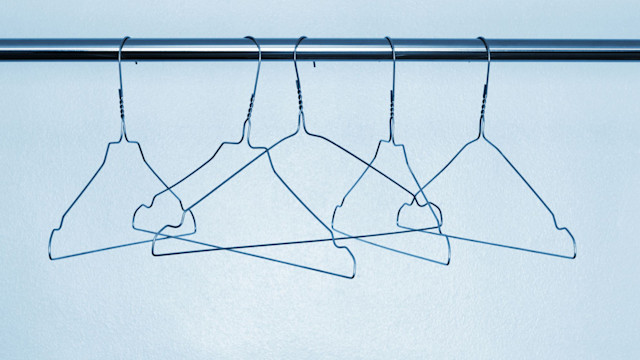 Use a Hanger to Improve your Putting