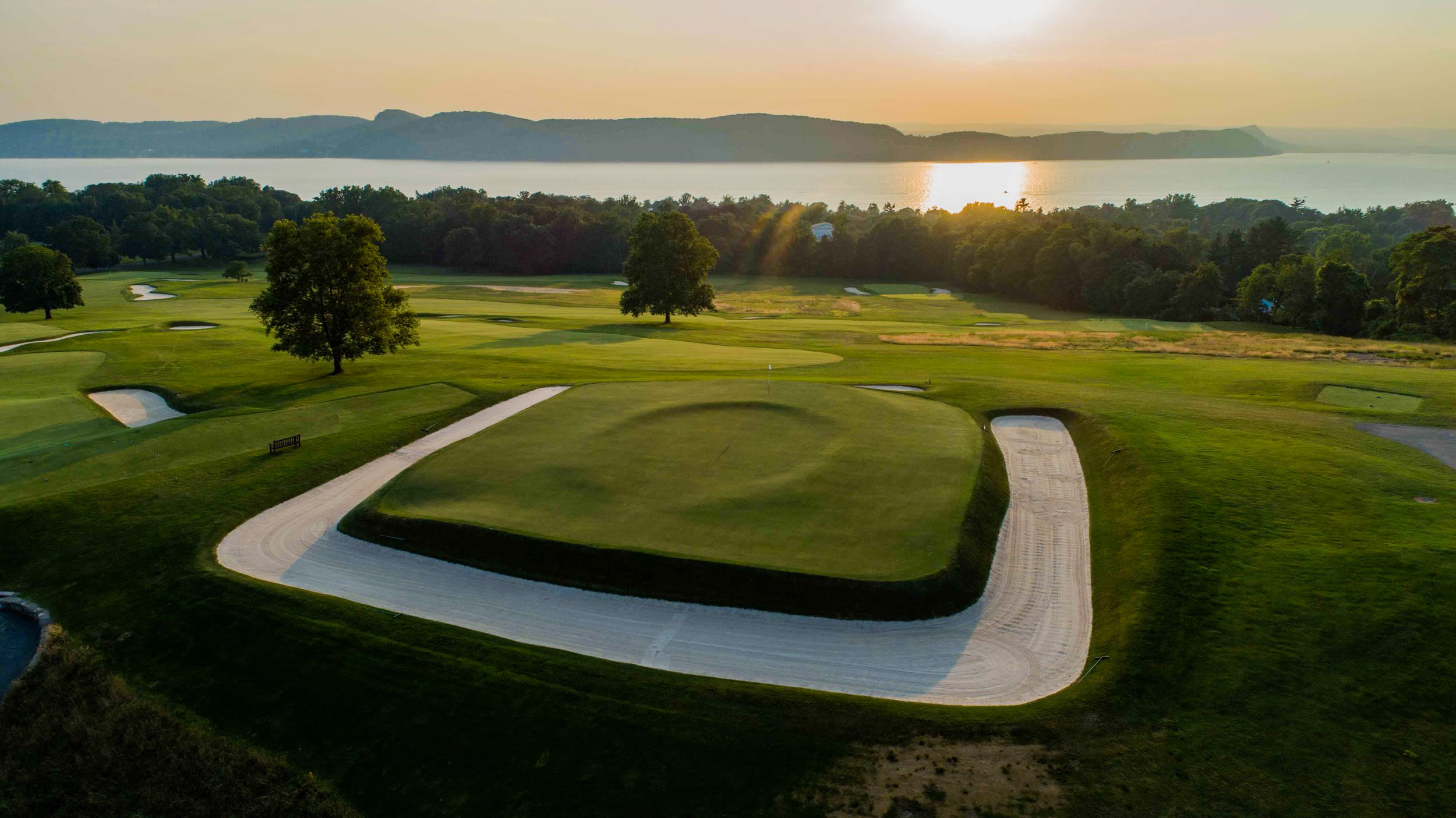 The iconic "thumbprint" 16th green. (Photo by Patrick Koenig)