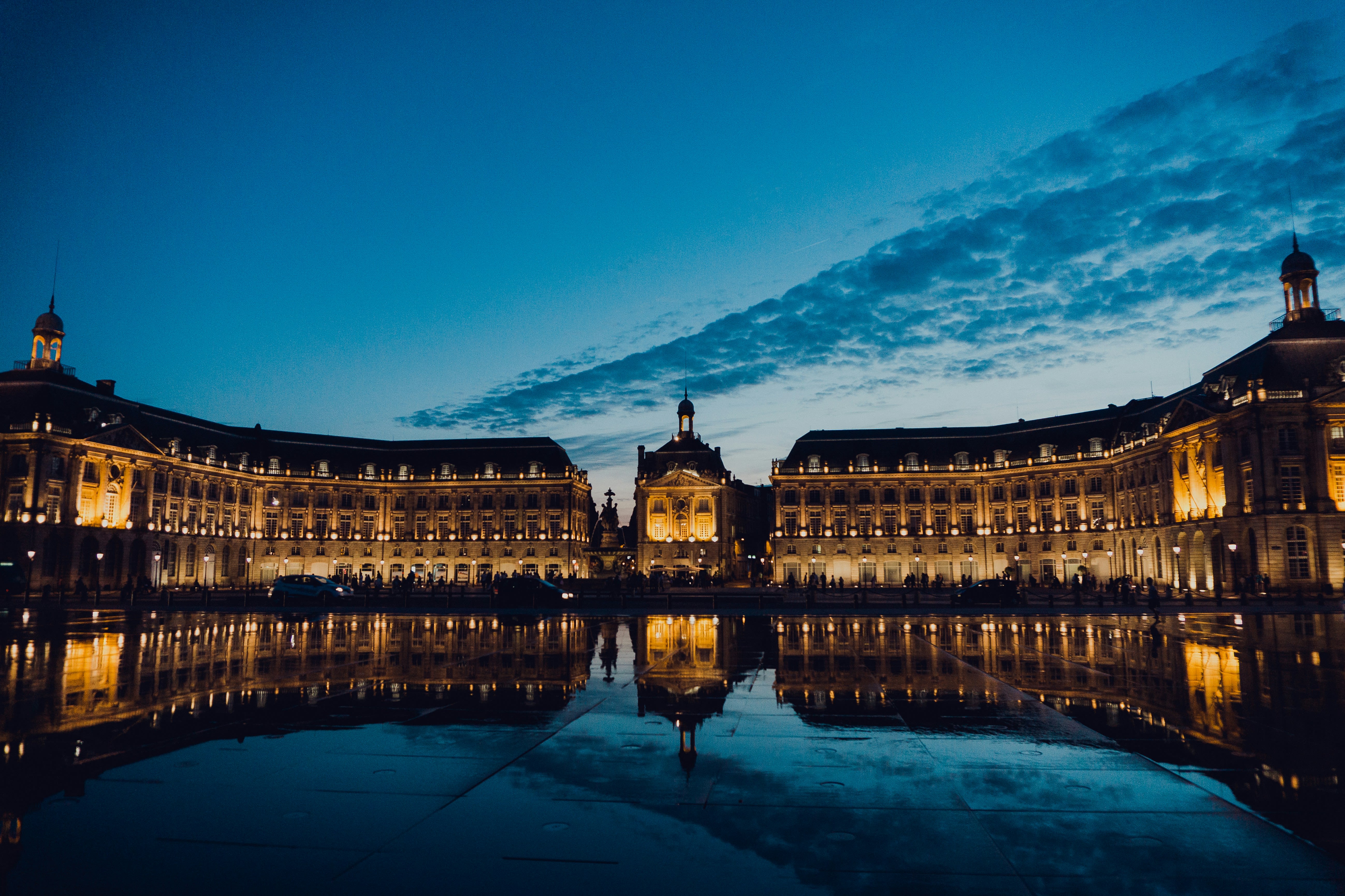 Place de la Bourse and Miroir d’Eau in Bordeaux. 