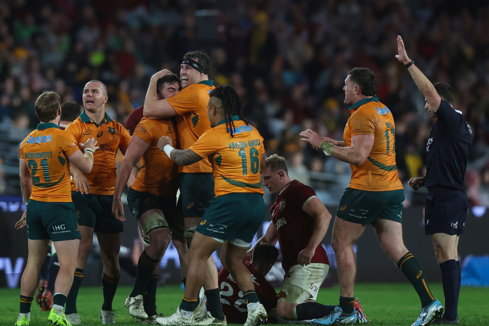 Australia celebrate 3rd Test win