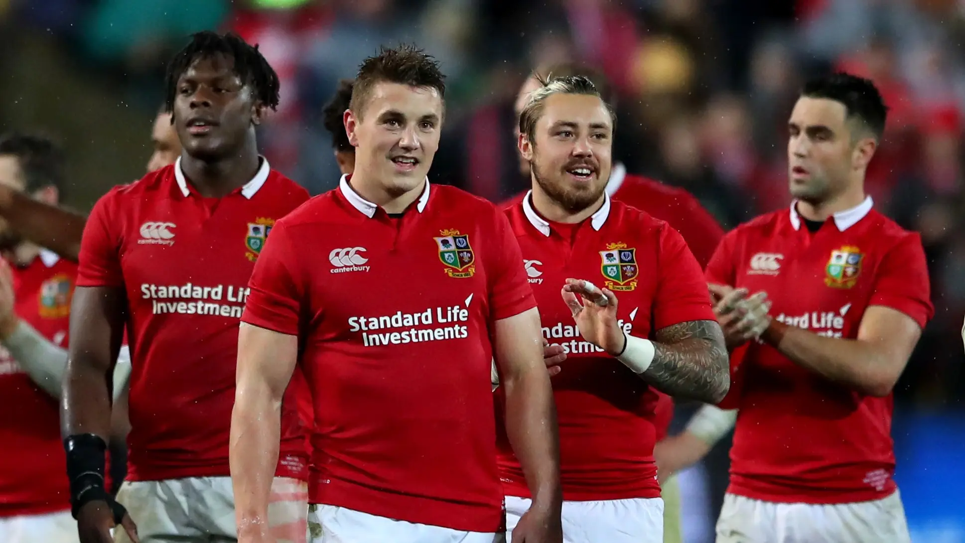 Nowell and Davies get stuck in during the snow!