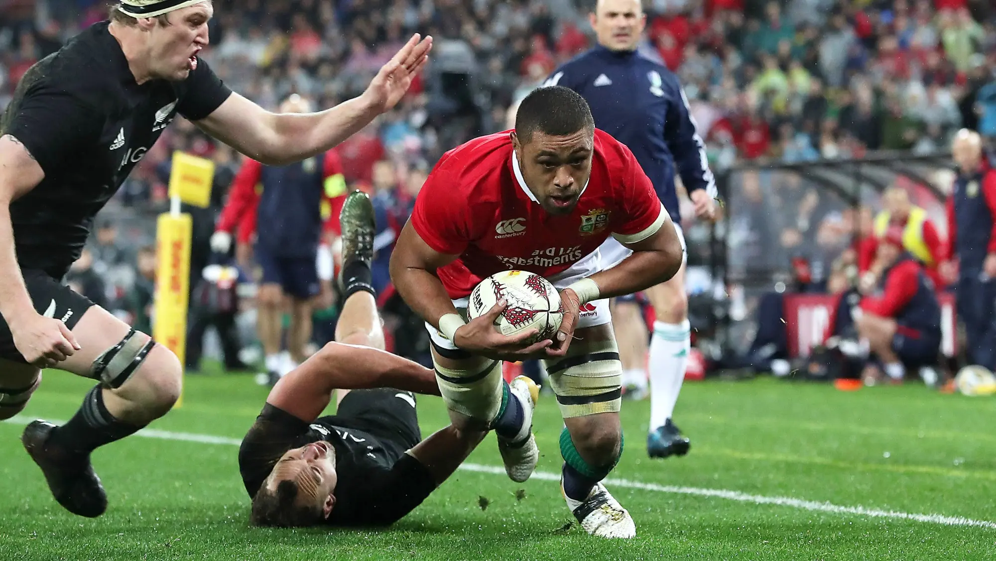 Analysis: Faletau summons '89 spirit to smash series wide open