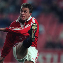 England to stick with Catt