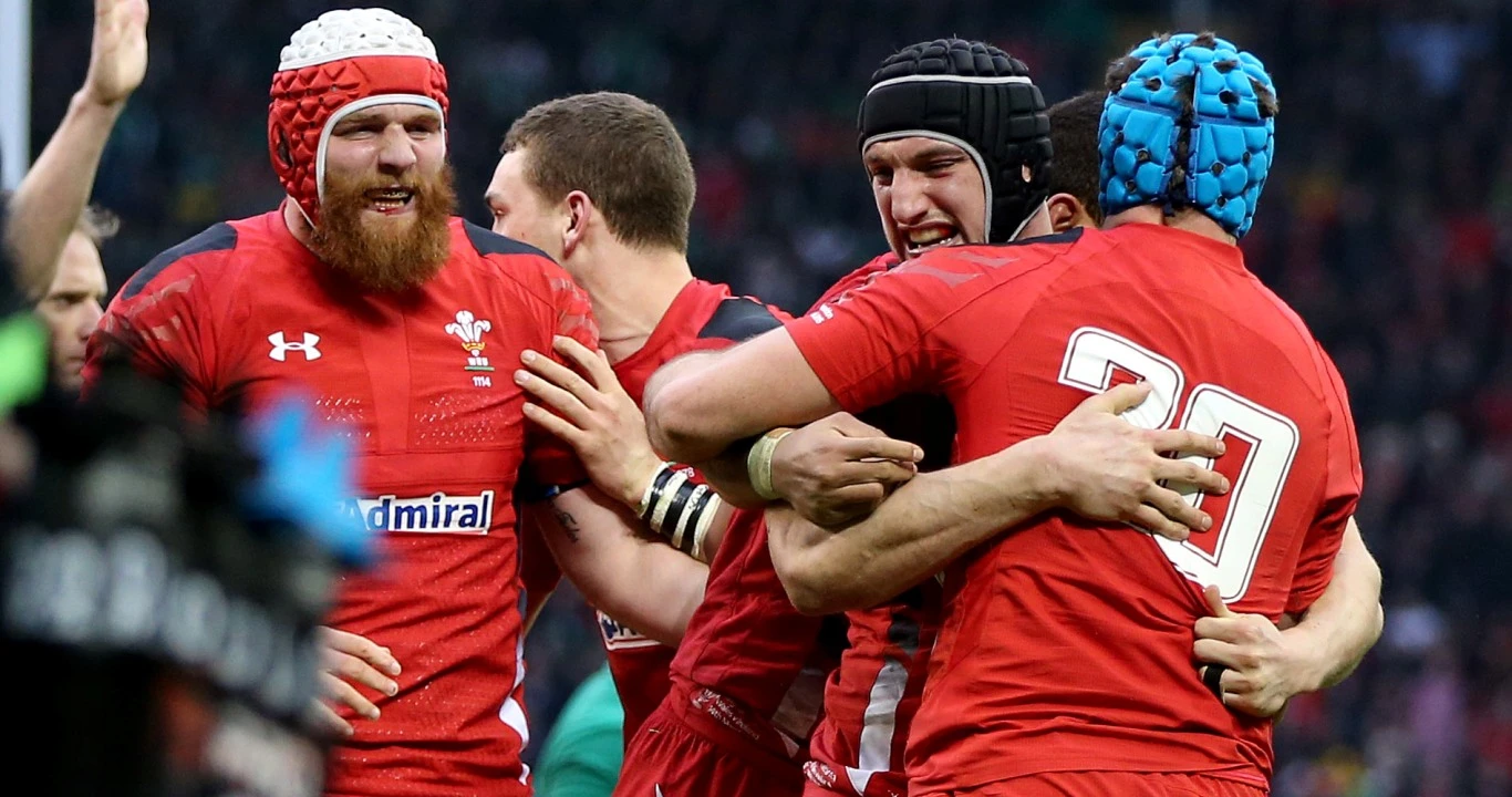 Lions Warburton and Tipuric pair up for Wales