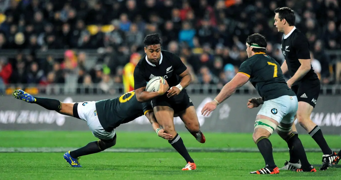 Hansen: Savea better than Lomu