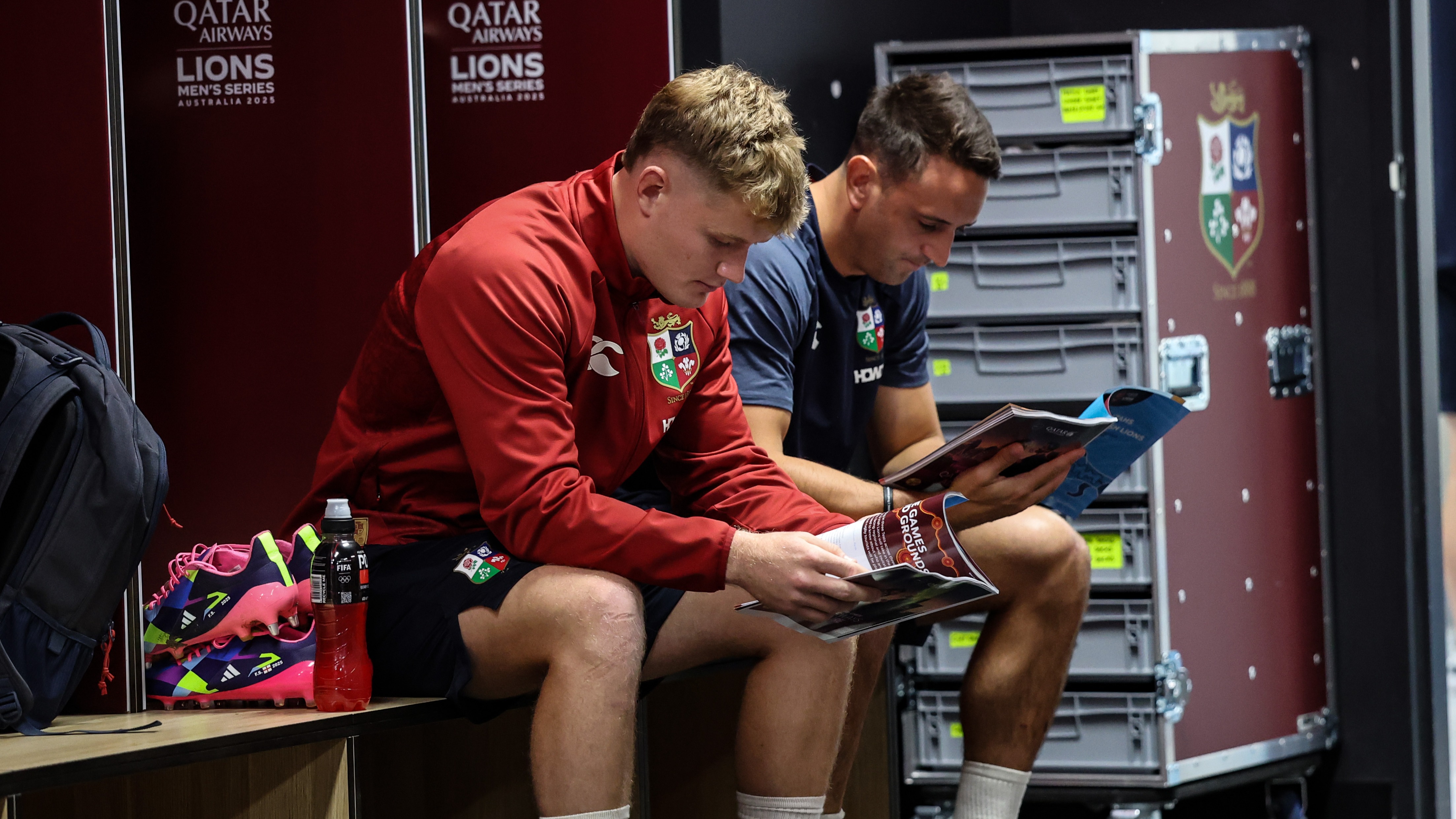 Fin Smith and Alex Mitchell enjoy some pre-match reading