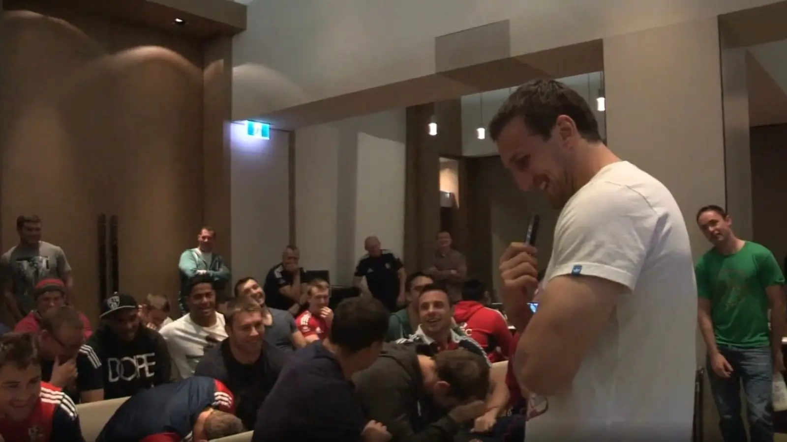 Watch: Warburton’s awkward phone call!