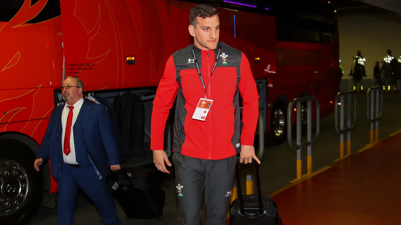 Warburton makes surprise appearance on Principality pitch