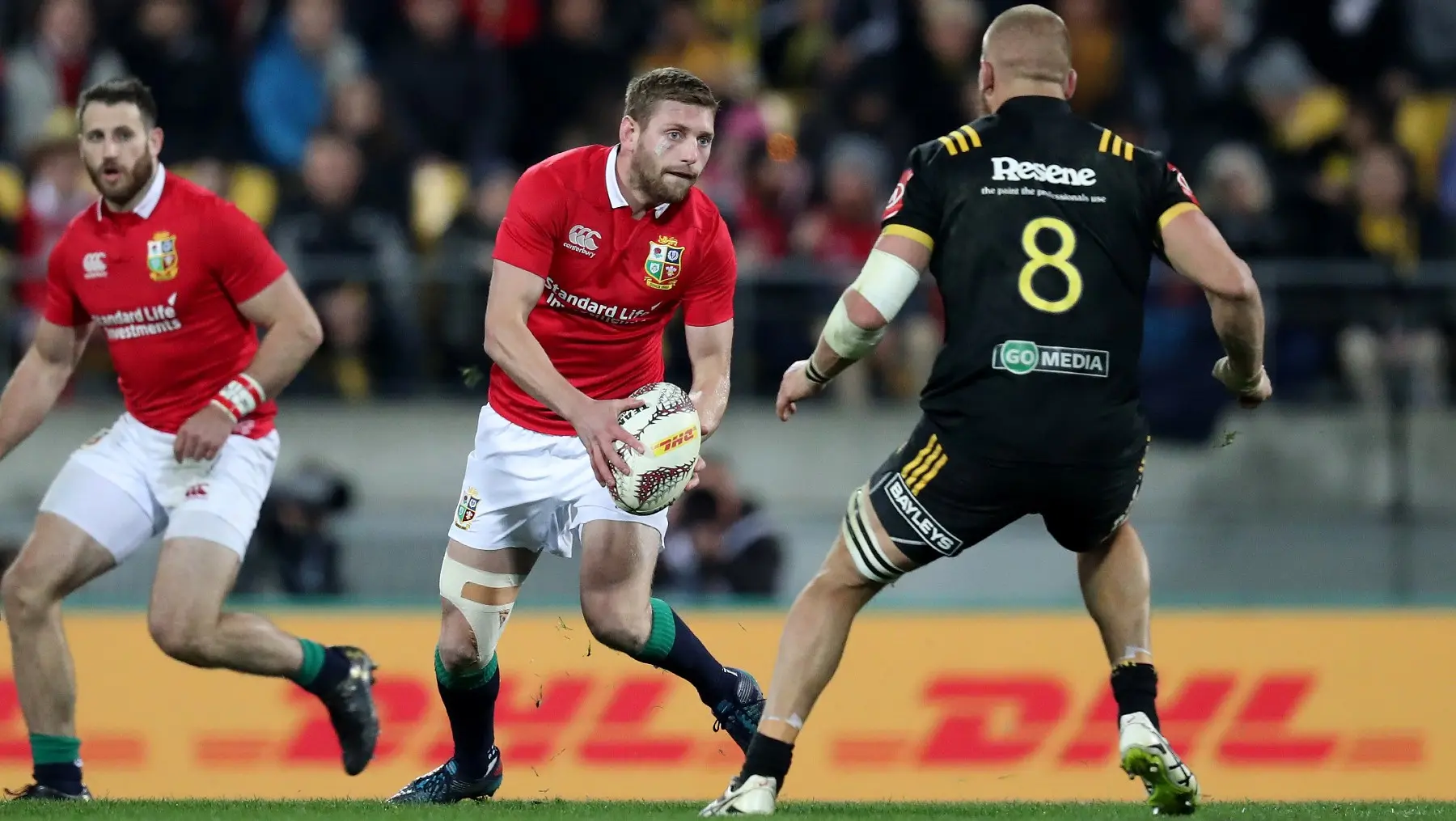 Brilliant Russell helps send Racing 92 to European final