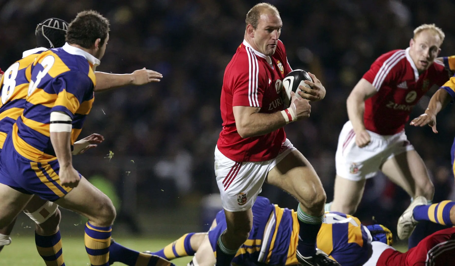 Dallaglio anticipates a balanced Lions squad in 2017.