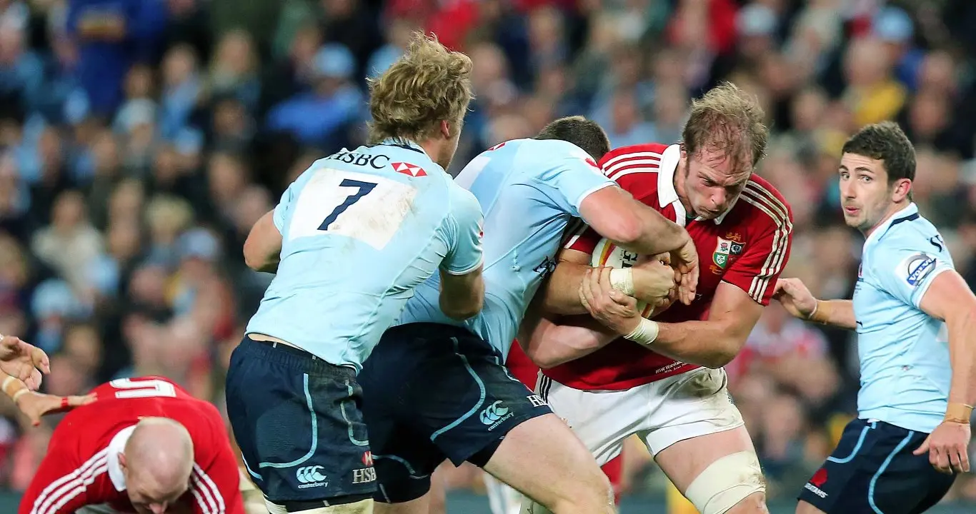 Jones pinpoints Launchbury threat to Wales