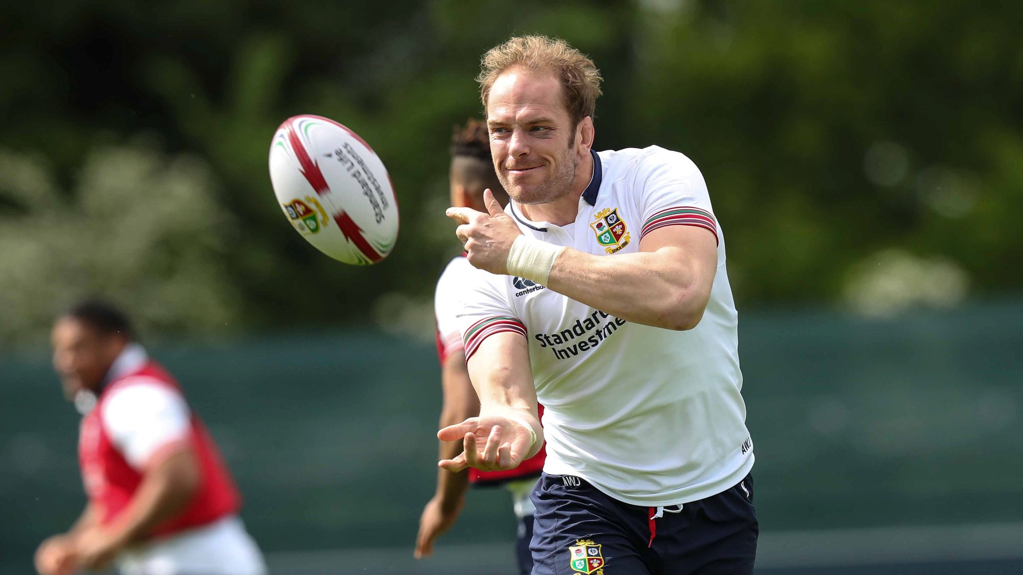 Wales beat South Africa in exciting Cardiff contest