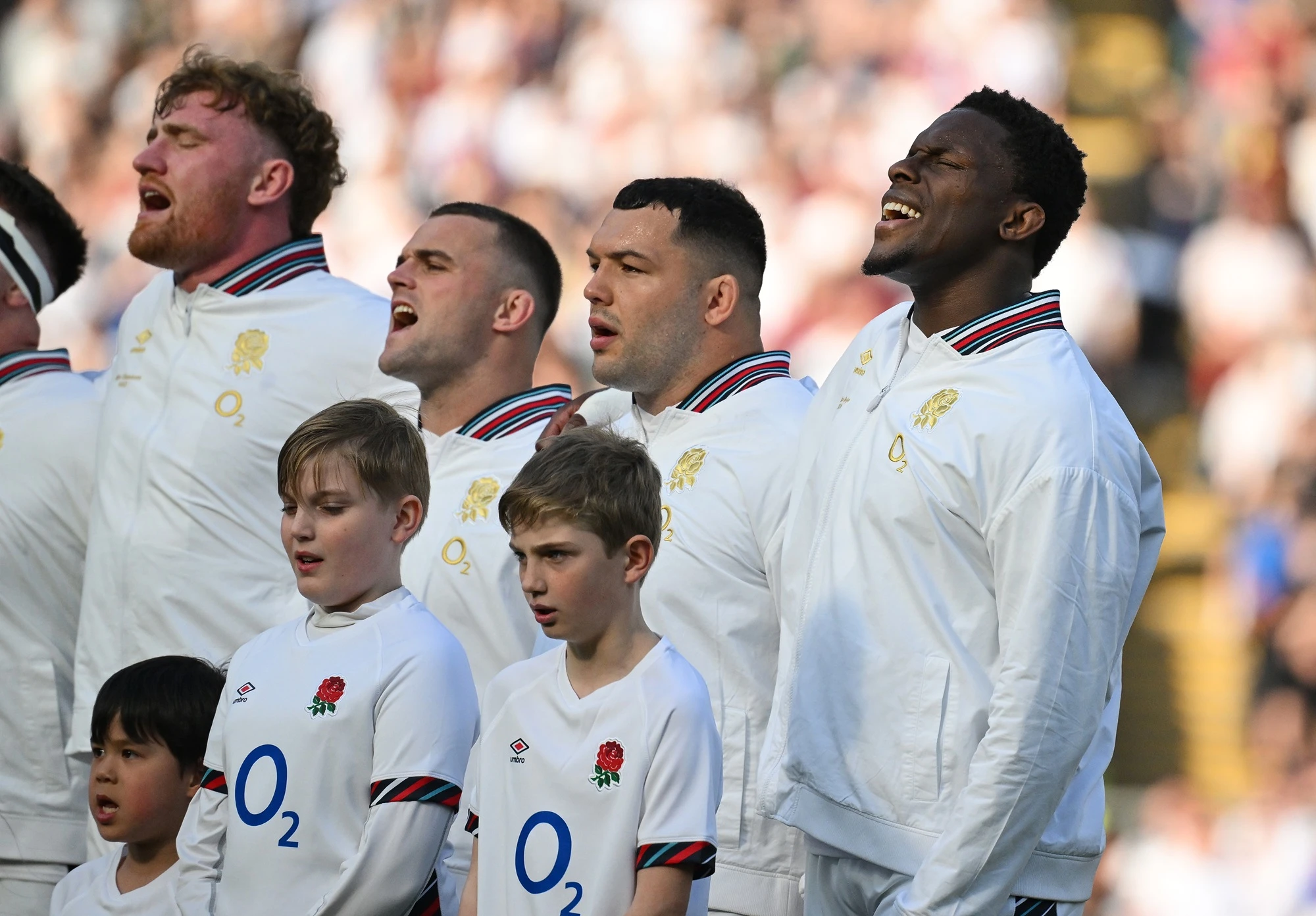 EnglandSinging2025SixNationsSB2000