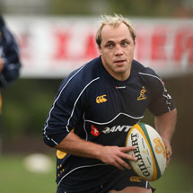 Australia opt for experience