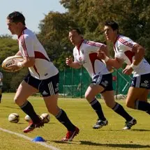 Lion supports team-mate's switch