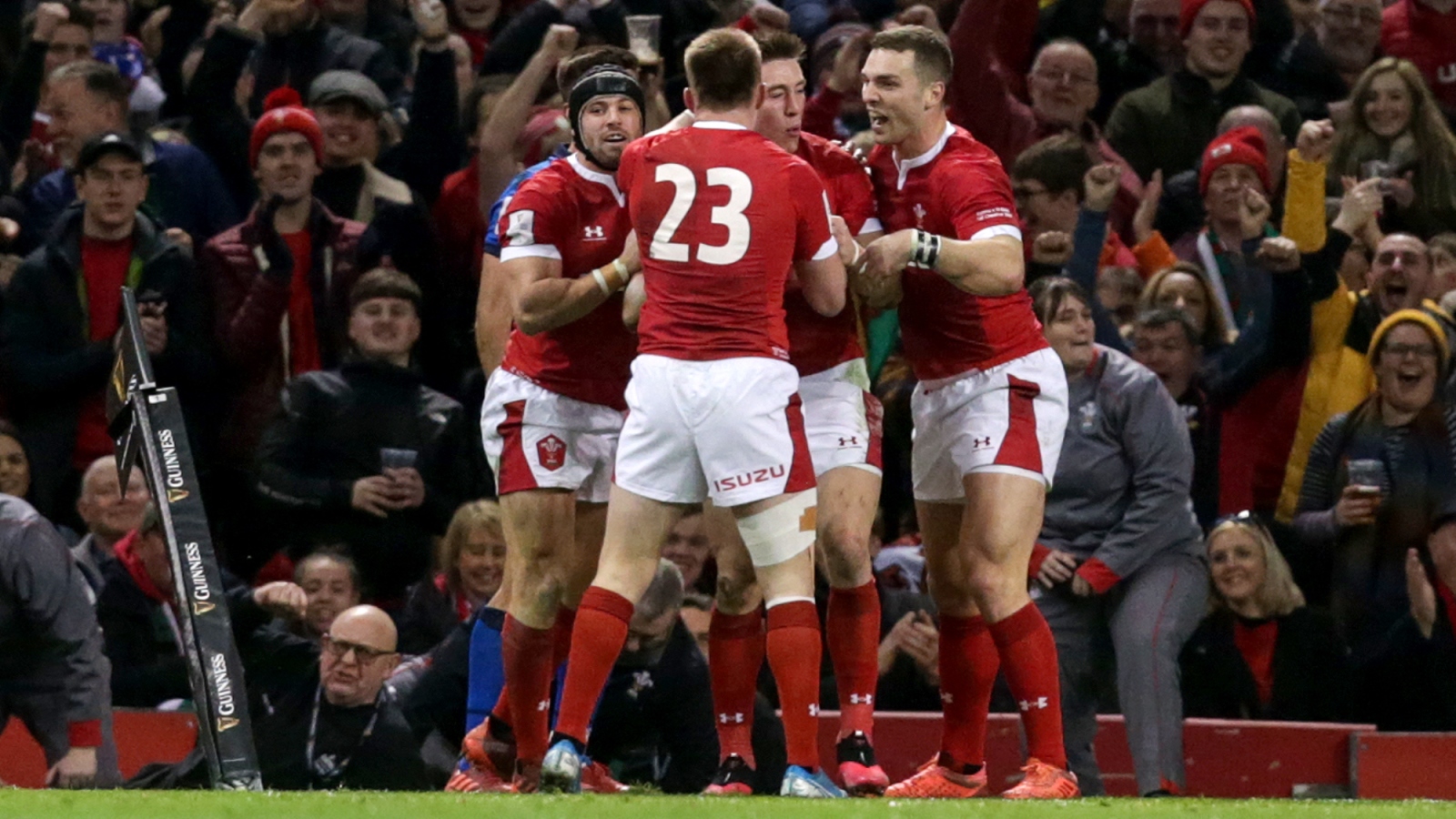 Wales up and running with big win over Italy
