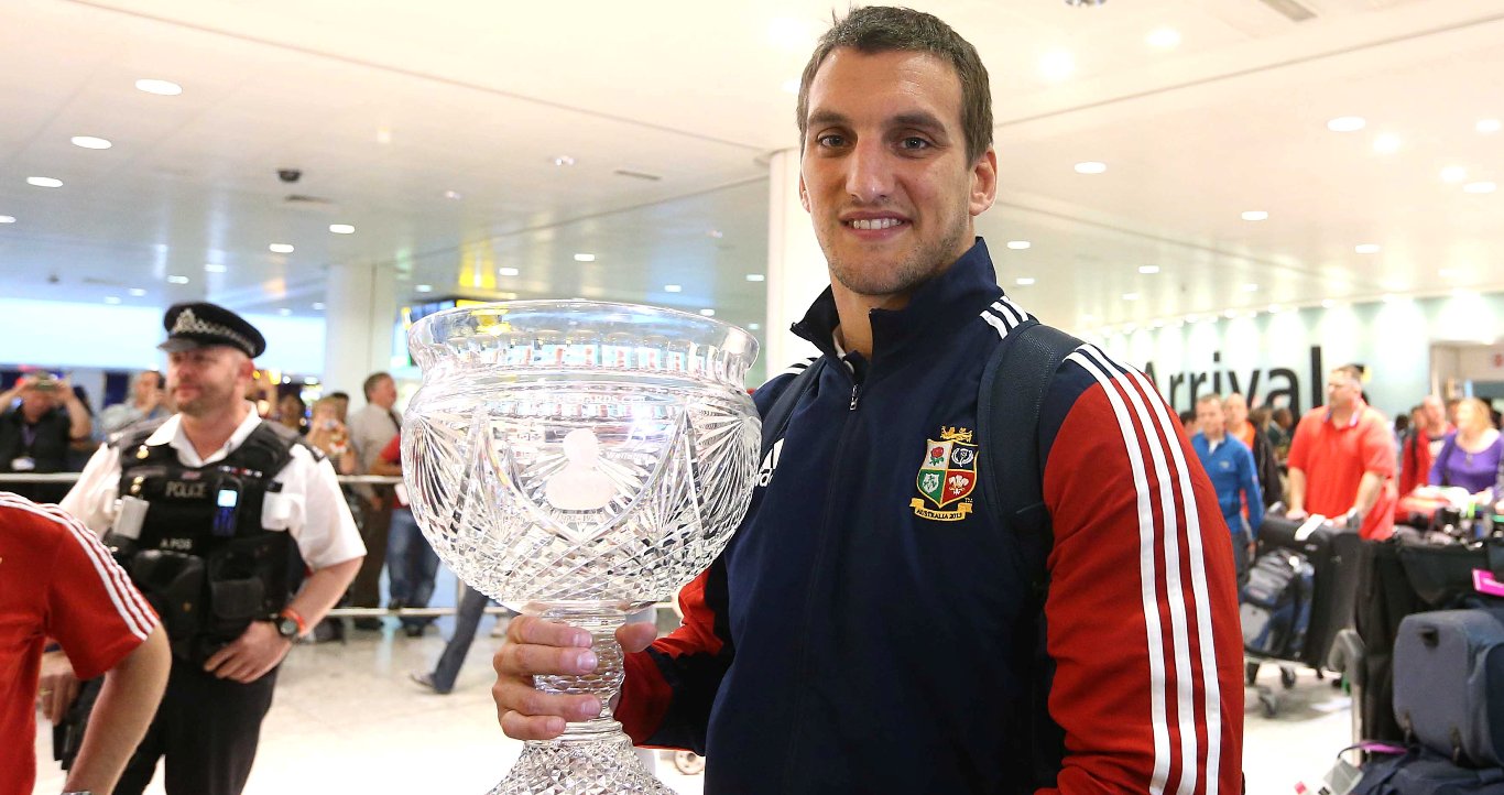 Warburton looks to England for inspiration