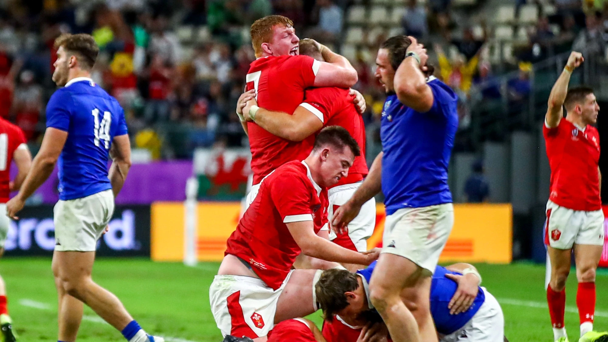 Gatland hails Welsh warrior spirit after edging out France