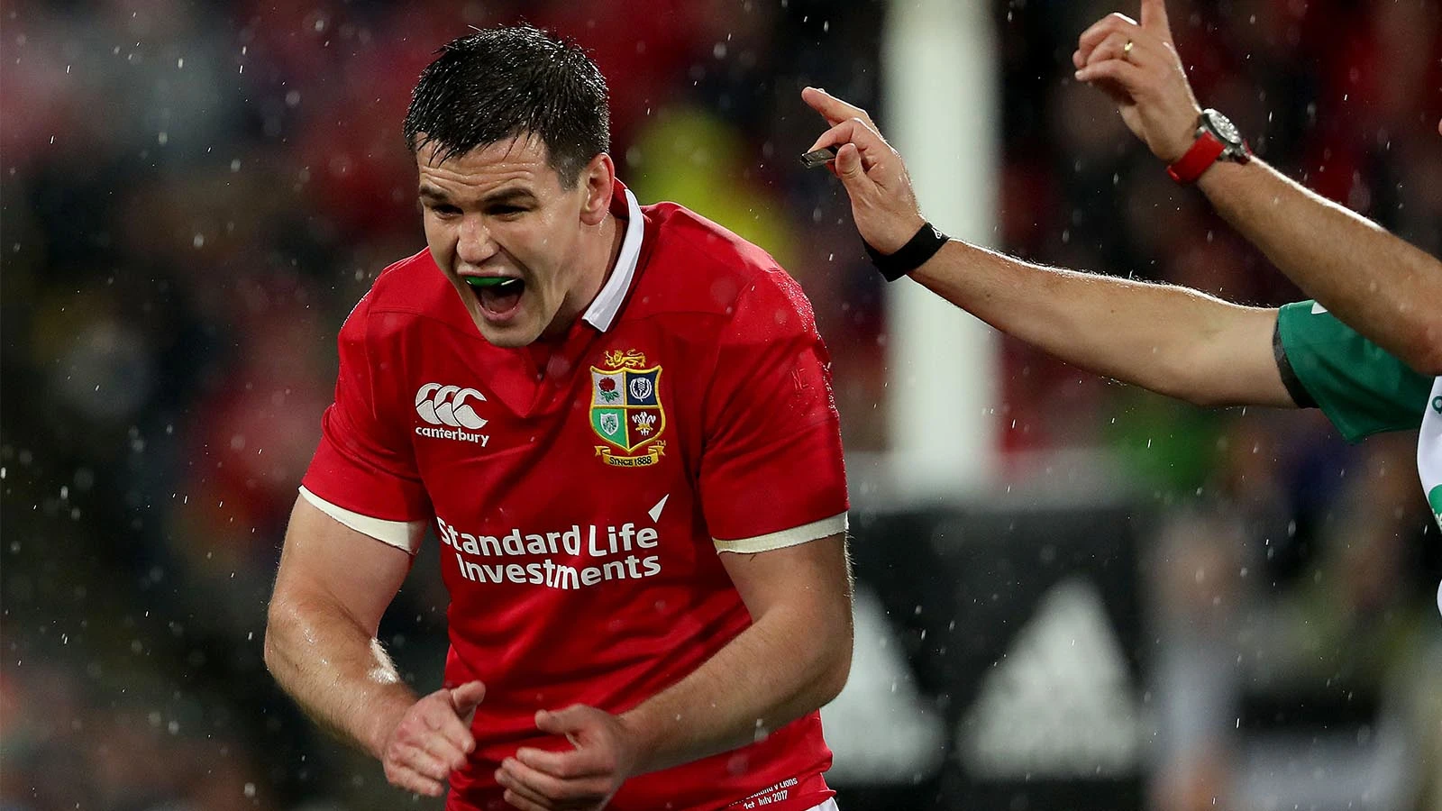 Sexton lands World Rugby Player of the Year